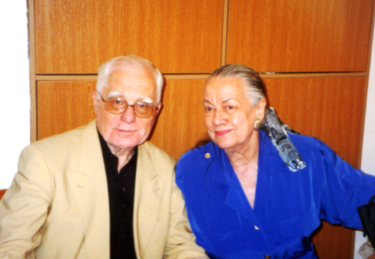 А.М.Ушаков с дочкой В.В.Маяковского в ИМЛИ в 2003 году